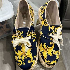 M Women's Espadrilles in Navy and Yellow